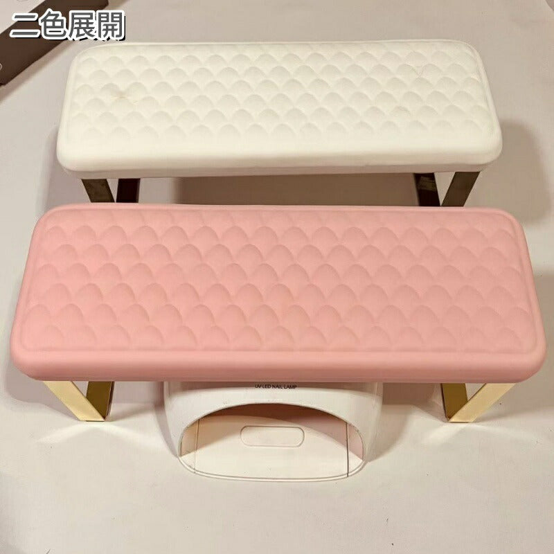 Repose-bras Professionnel pour Manucure – Design Matelassé Luxe (Rose & Blanc) – Support Ergonomique pour Prothésiste Ongulaire