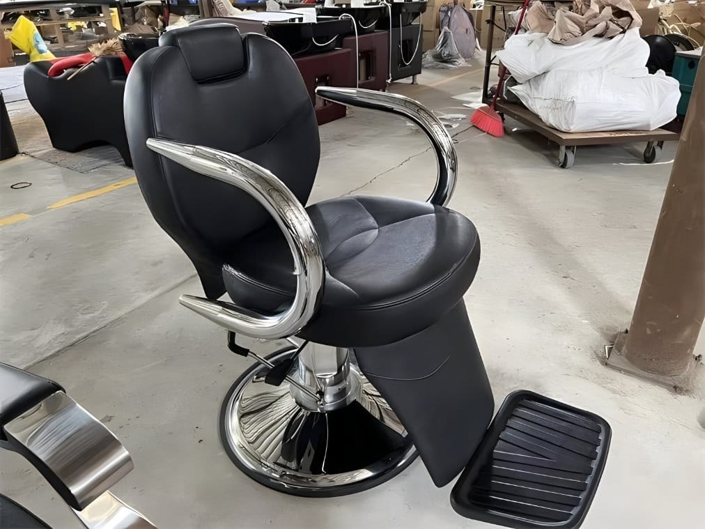 Chaise de Coiffure Hydraulique de Luxe - Design Ergonomique Noir